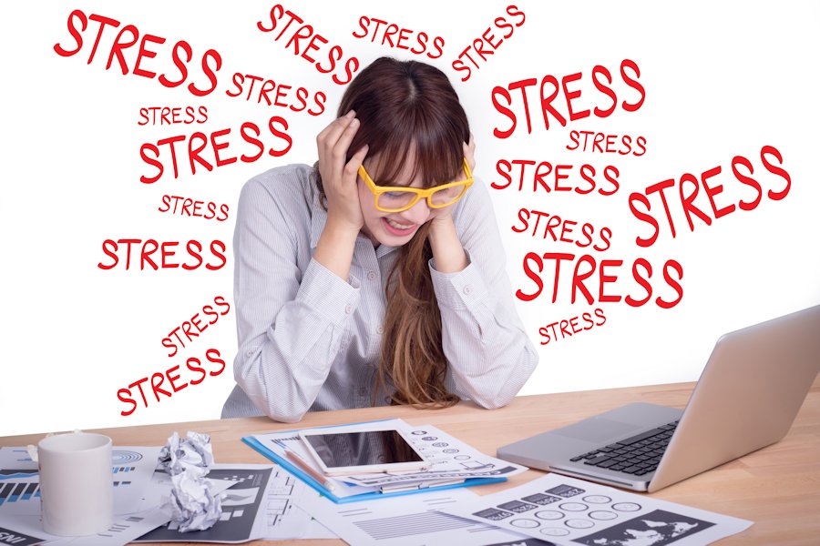 Use this 60-second exercise when you are stressed at work, says Harvard-Trained Therapist: 'Anyone can do it'
